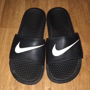 Nike Women SZ 8 slide